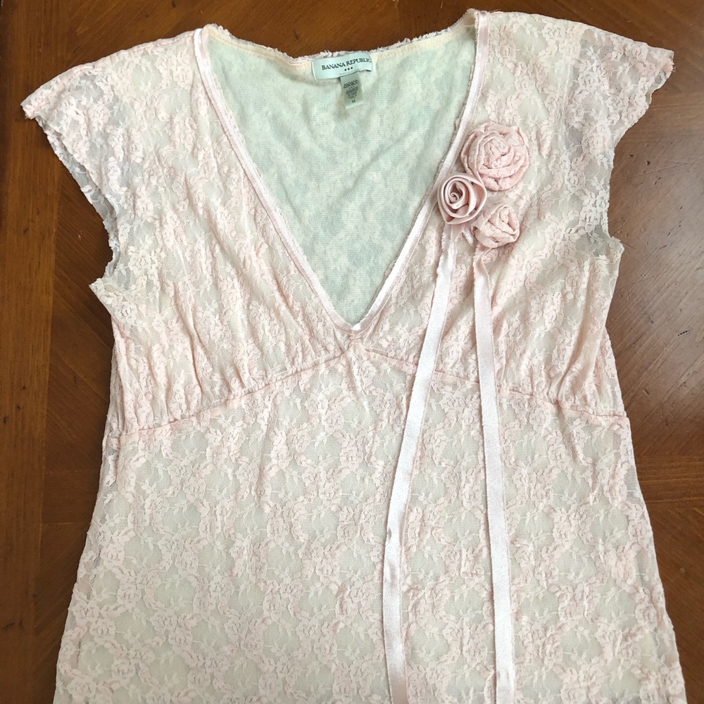 Banana Republic Blush Lace V-Neck Blouse Size M